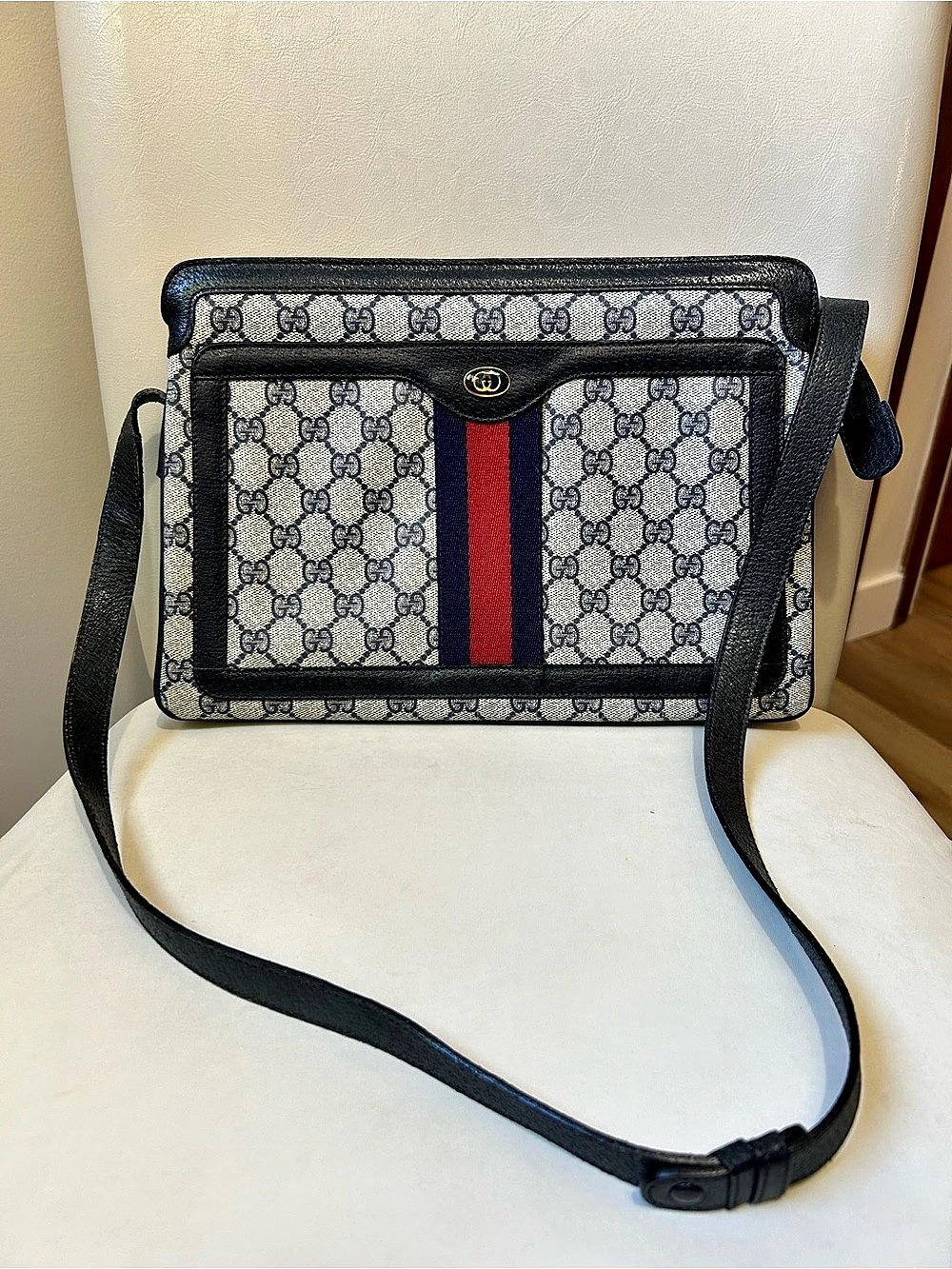 Gucci Vintage GG Supreme Navy Web Stripe Shoulder Bag Blue & White